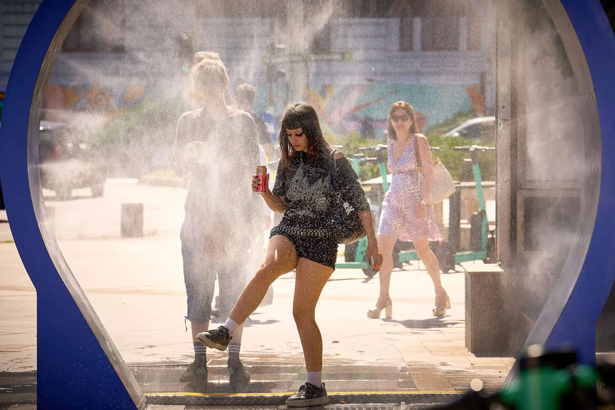 Європейська спека провокує пожежі, масову загибель риби та загострення протестів на Сході